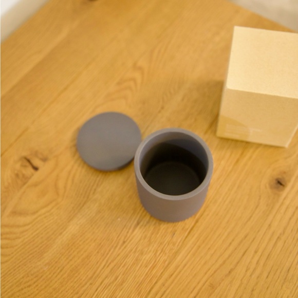 Moheim Black ceramic matte small bath canister with lid - Picture 4 of 5